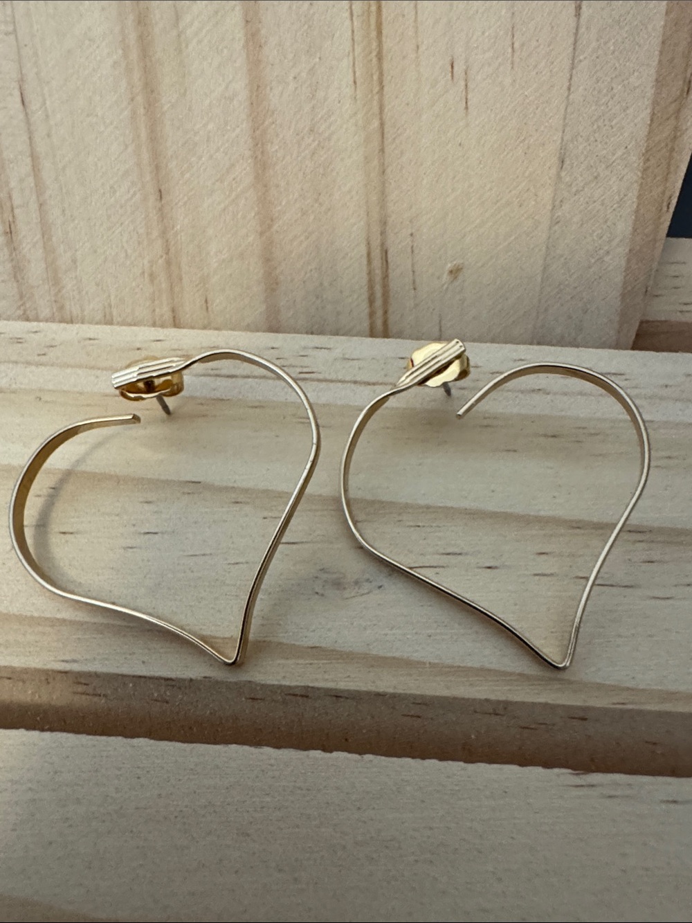 Avon Gold Heart Outline Hoop Earrings